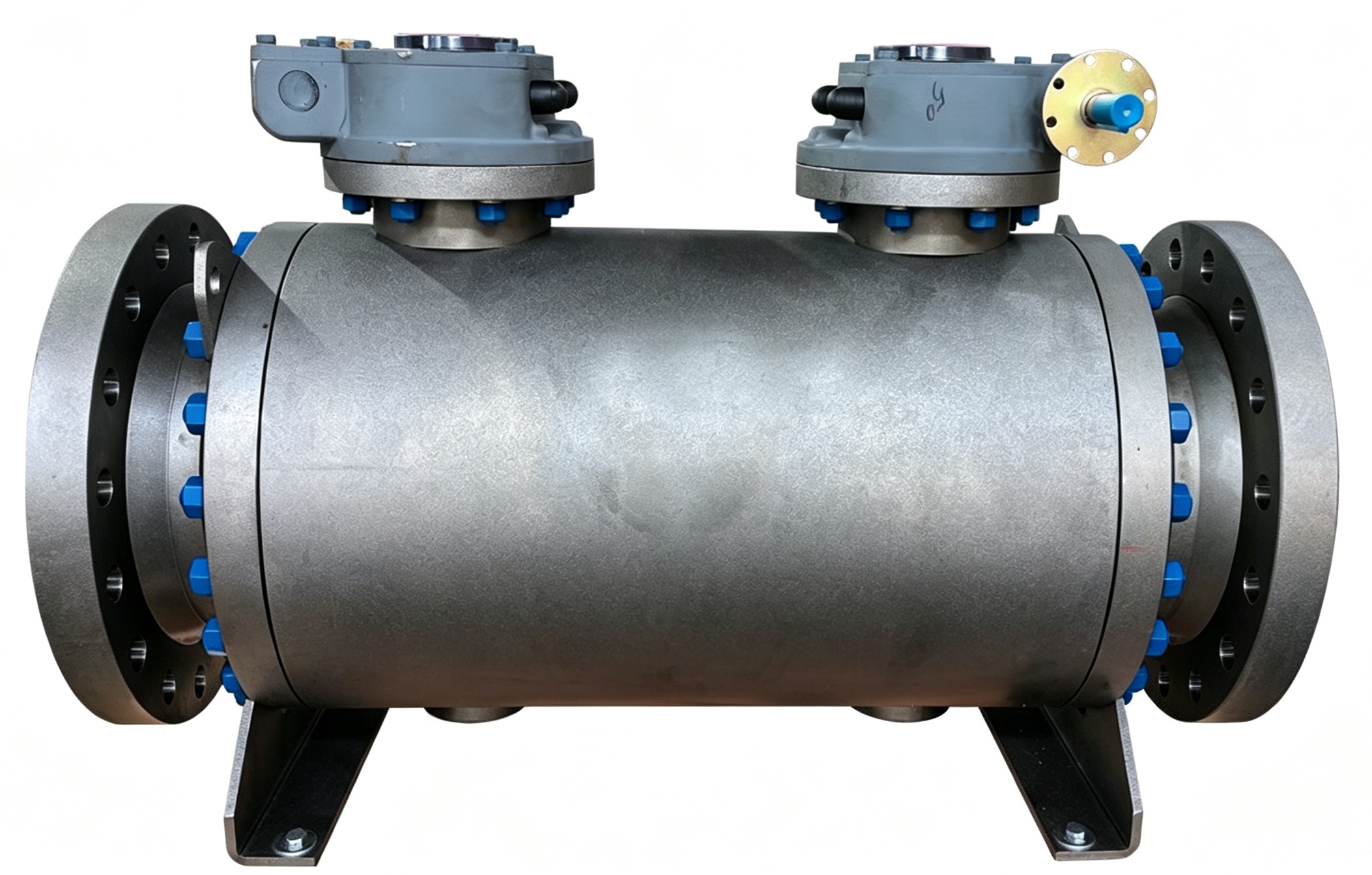 Cut-away diagram of a double block and bleed ball valve showing two seats, body cavity and bleed connection
